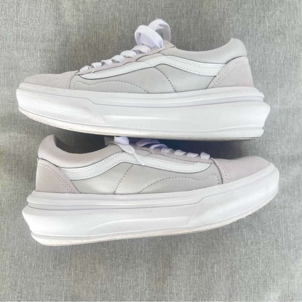 Vans Old‎ Skool Overt CC Sneakers White Light Gray Size Men7.5 / Women 9